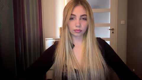 Lily online show from 04-27-26, 06:06