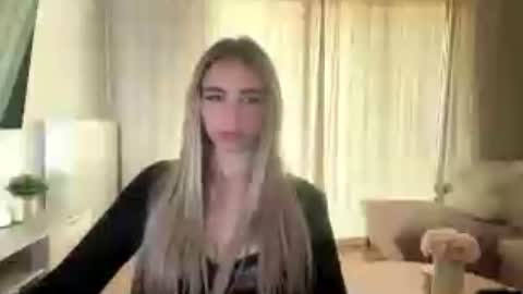 Snapshot of lilysweetgirl chatting on 06-17-26, 04:30 Lily online show from 06-17-26, 04:30