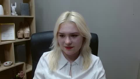 Lily online show from 02-18-26, 02:46