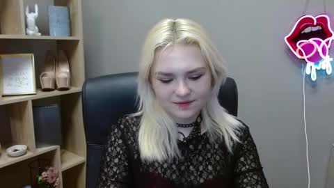 Lily online show from 02-20-26, 07:43