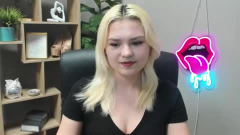 Lily online show from 03-07-26, 07:38