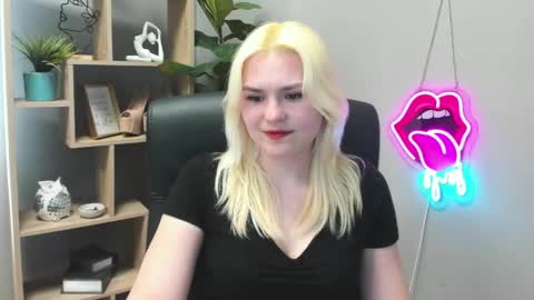 Lily online show from 04-27-26, 02:04