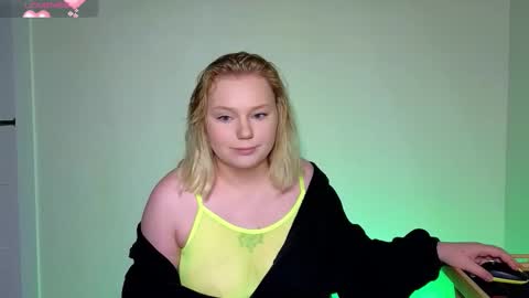 lime cat online show from 09-19-25, 01:07