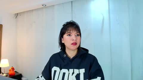 Snapshot of lina_bedoya chatting on 10-16-25, 11:33  Lina Bedoya  online show from 10-16-25, 11:33