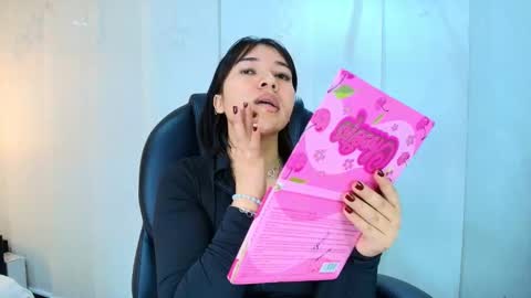  Lina Bedoya  online show from 11-26-25, 11:33