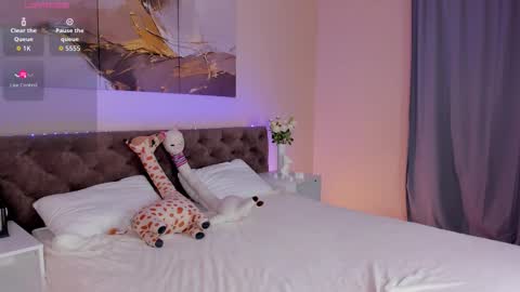 Lina blueeyed    GMT3 1100-1700 Mon Wed Thu Sat Sun online show from 11-22-25, 09:19