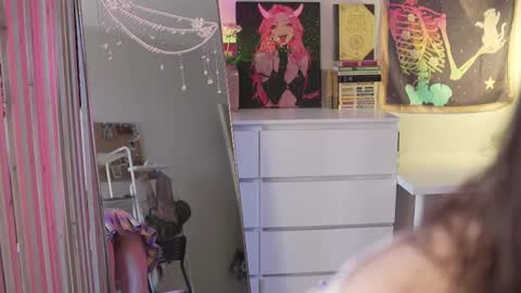 Snapshot of lina_n_kitty chatting on 03-26-26, 09:26 Lina - online show from 03-26-26, 09:26