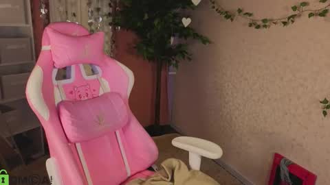 LINA online show from 02-16-26, 01:13