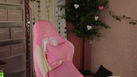 LINA online show from 02-28-26, 01:06