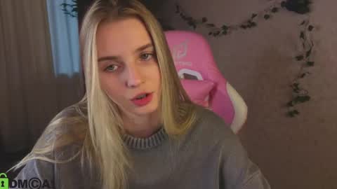 Snapshot of lina_reeds chatting on 04-21-26, 02:51 LINA online show from 04-21-26, 02:51