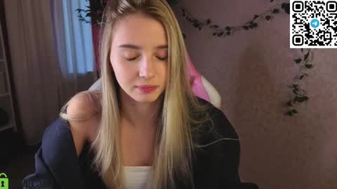 Snapshot of lina_reeds chatting on 04-22-26, 01:19 LINA online show from 04-22-26, 01:19