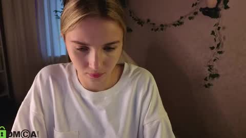 Snapshot of lina_reeds chatting on 04-24-26, 01:19 LINA online show from 04-24-26, 01:19