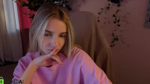 Snapshot of lina_reeds chatting on 05-05-26, 01:24 LINA online show from 05-05-26, 01:24