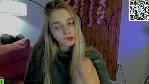 Snapshot of lina_reeds chatting on 05-18-26, 04:07 LINA online show from 05-18-26, 04:07