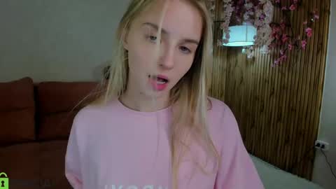 Snapshot of lina_reeds chatting on 05-19-26, 01:56 LINA online show from 05-19-26, 01:56