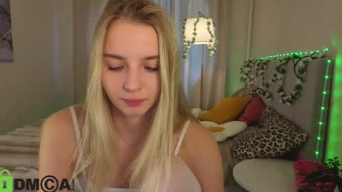 Snapshot of lina_reeds chatting on 05-25-26, 01:11 LINA online show from 05-25-26, 01:11