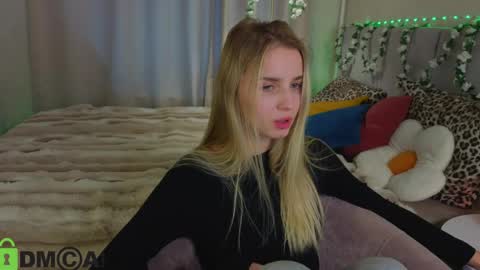 Snapshot of lina_reeds chatting on 05-29-26, 01:14 LINA online show from 05-29-26, 01:14