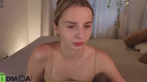 Snapshot of lina_reeds chatting on 06-20-26, 12:25 LINA online show from 06-20-26, 12:25