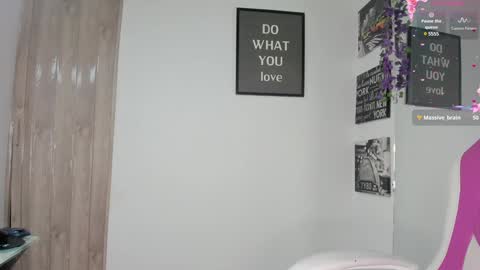 LINA SANCHEZ online show from 01-06-25, 02:47