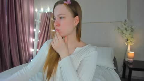 Snapshot of lina_smilee chatting on 05-11-26, 01:11 Lina online show from 05-11-26, 01:11