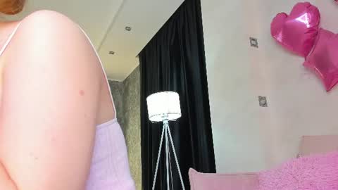 Snapshot of lina_smilee chatting on 06-14-26, 01:14 Lina online show from 06-14-26, 01:14