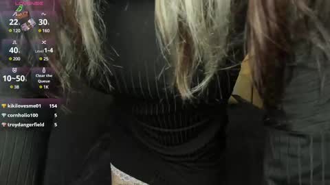 Lina online show from 02-21-25, 12:05