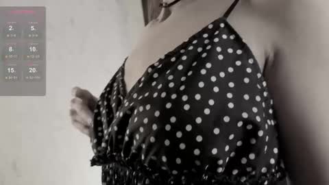 Lina online show from 09-27-25, 04:01