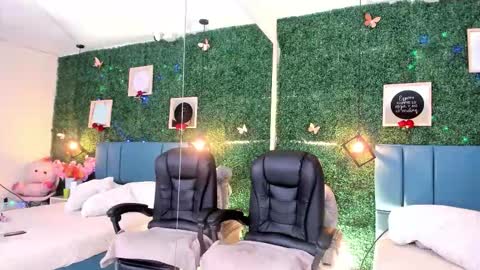 Lina  online show from 11-27-25, 11:23