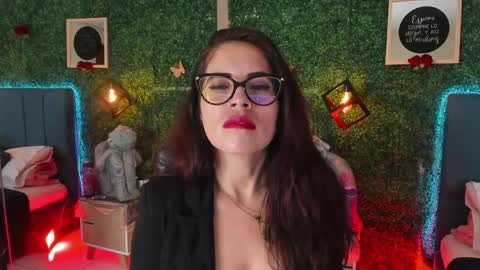 Lina  online show from 04-17-26, 11:24