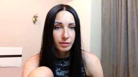 LinaLivee online show from 06-06-26, 04:44