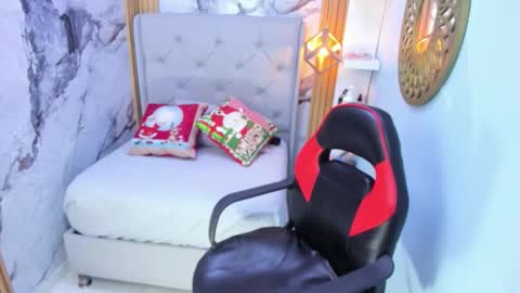 L I N A  online show from 12-01-25, 11:10