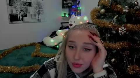 Snapshot of linatruly chatting on 12-24-24, 02:43 Lina online show from 12-24-24, 02:43