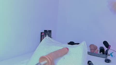 Snapshot of linaymvp chatting on 03-05-25, 04:35 LINAY And VALENTINA - INSTAGRAM LINAY MVP online show from 03-05-25, 04:35