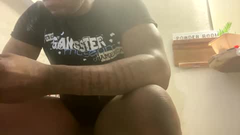 Snapshot of lincolnlongdick chatting on 12-19-24, 02:57 Richie Rich online show from 12-19-24, 02:57