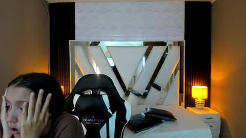  Linda  online show from 10-26-25, 01:06