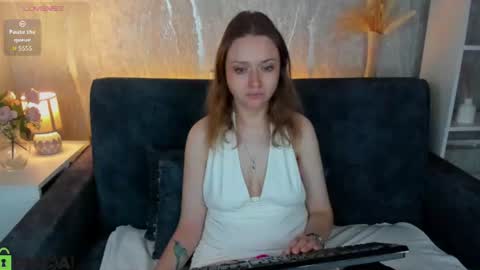 Snapshot of linda__bryant chatting on 06-22-26, 12:56 Linda GMT2 Mon Tu Fri Sa Su 0300am-1000 am online show from 06-22-26, 12:56