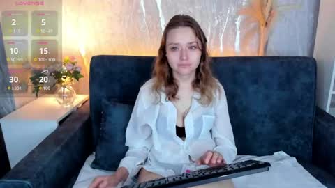 Snapshot of linda__bryant chatting on 07-26-26, 01:14 Linda GMT2 Mon Tu Fri Sa Su 0300am-1000 am online show from 07-26-26, 01:14
