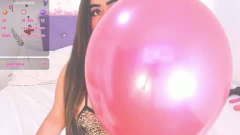 Linda  online show from 10-10-25, 01:10