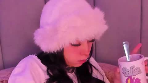 Snapshot of linda_milleer_ chatting on 01-09-26, 06:05 Lindaa maria online show from 01-09-26, 06:05