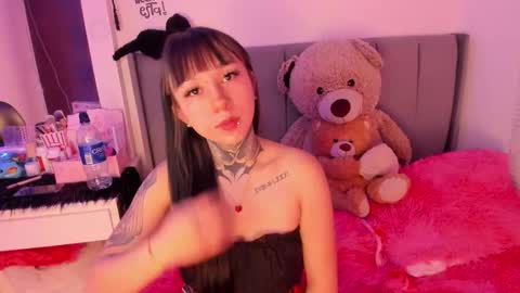 Snapshot of linda_milleer_ chatting on 01-10-26, 02:57 Lindaa maria online show from 01-10-26, 02:57