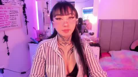 Lindaa maria  online show from 04-21-26, 11:05