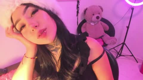 Lindaa maria  online show from 05-14-26, 07:15