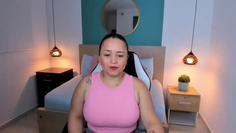 Snapshot of linda_rios_ chatting on 12-20-24, 07:17 L I N D A online show from 12-20-24, 07:17