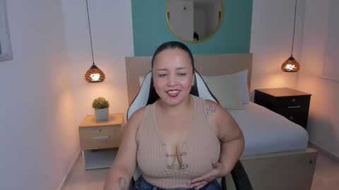 Snapshot of linda_rios_ chatting on 01-02-25, 07:07 L I N D A online show from 01-02-25, 07:07