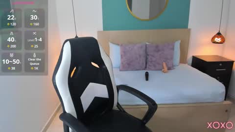 Snapshot of linda_rios_ chatting on 02-07-25, 01:58 L I N D A online show from 02-07-25, 01:58