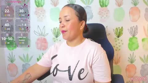 Snapshot of linda_rios_ chatting on 09-10-25, 07:25 L I N D A online show from 09-10-25, 07:25
