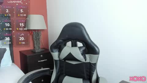 L I N D A online show from 03-04-26, 02:06