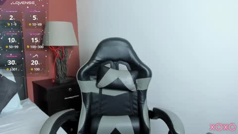 L I N D A online show from 03-11-26, 02:17