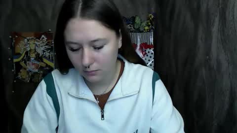 Snapshot of linda_s_ chatting on 09-19-25, 07:43 Linda online show from 09-19-25, 07:43