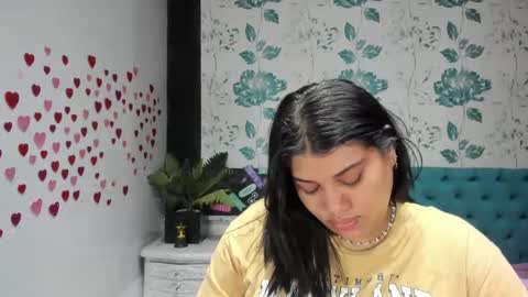 Snapshot of lindabreexlove chatting on 03-01-25, 04:00 online show from 03-01-25, 04:00